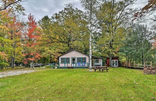 Gladwin Cottage | Charming Gladwin Family Cottage - Indian Lake