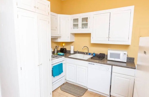 Glendale Apartment | Charming Glen Gables Suite