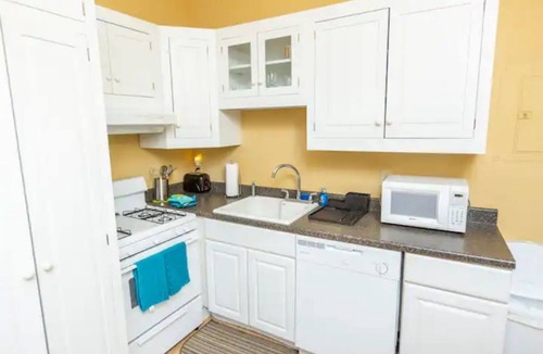 Glendale Apartment | Charming Glen Gables Suite