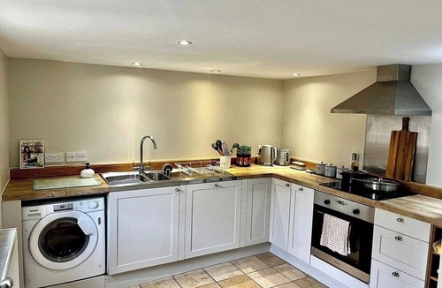 Warminster House | Charming Grade 2 Cottage w/Garden in Warminster