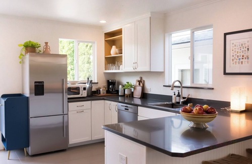 Phinney Ridge House | Charming Green Lake Bungalow with family Zoo passes!