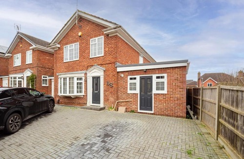 East Barming Apartment | Charming Guest Suite Free Driveway Parking Included