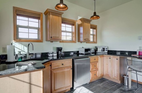 Shining Mountains House | Charming guesthouse in Ennis, MT