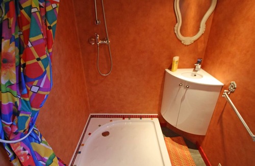 Sercoeur Bed & Breakfast | Charming Gypsy Caravan near Epinal with Comfort and Garden Oasis