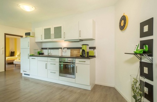 Sipplingen Apartment | Charming Holiday Apartment "Jasmin" with Large Terrace, Wi-Fi & TV