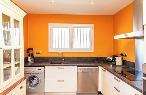 Saint-Martin-de-Crau Villa | Charming house in the heart of the village Les Tournesols