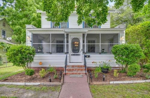 Hampton House | Charming Hampton Home ~ 7 Mi to Buckroe Beach!