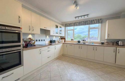 Harrogate Apartment | Charming Harrogate Stay Close to Parks & Centre