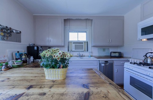 West Cambridge House | Charming Harvard Victorian w/pkng