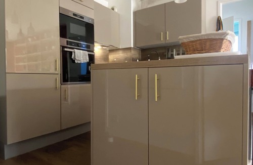 Noisy-le-Sec Apartment | Charming Haussmannian apartment, designer decor & jacuzzi near Montmartre