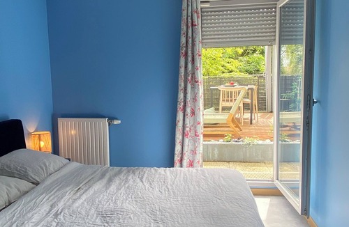Noisy-le-Sec Apartment | Charming Haussmannian apartment, designer decor & jacuzzi near Montmartre