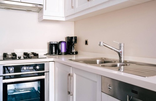 Galata Apartment | Charming Haven w Balcony 2 min to Galata Tower