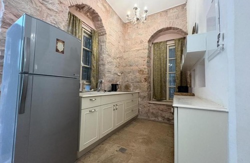 Jerusalem City Centre Apartment | Charming Heritage 1 and a half bedroom