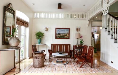 Downtown Bed & Breakfast | Charming Heritage Home for Group Stays - Check Photo Info