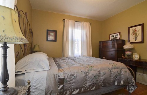 Mount Baker House | Charming Hideaway Close to Light Rail and Lake