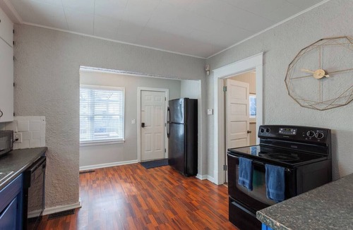 West Plaza Apartment | Charming Hideaway in Westport 15