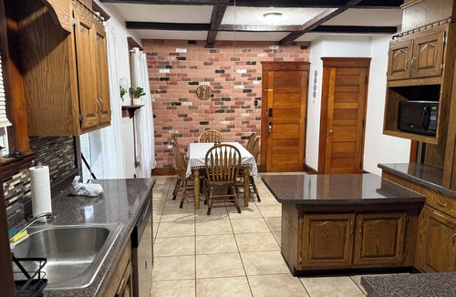 New Haven Apartment | Charming Historic 2BR Retreat in New Haven – Cozy Stay Near Yale & Downtown!