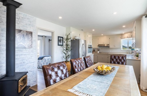 Bodega Bay House | Charming, historic, 3-bedroom house overlooking Bodega Bay with Spa and Firepit
