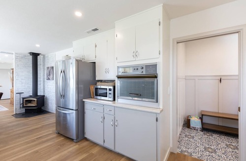 Bodega Bay House | Charming, historic, 3-bedroom house overlooking Bodega Bay with Spa and Firepit