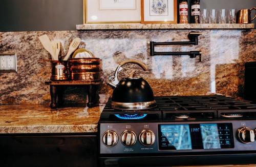 Susquehanna House | Charming & Historic 3-bedroom house in sleepy Gibson with Wifi, AC & hot tub