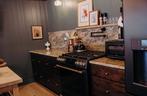 Susquehanna House | Charming & Historic 3-bedroom house in sleepy Gibson with Wifi, AC & hot tub