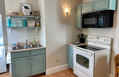 Fairbanks Cottage | Charming Historic cottage close to downtown Fairbanks