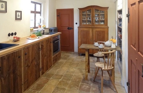 Ickelheim House | Charming Historic Farmhouse on Peaceful Village Edge with Stove & Garden