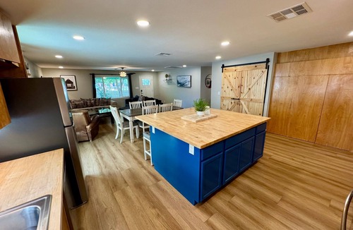 Globe House | Charming Historic Globe House