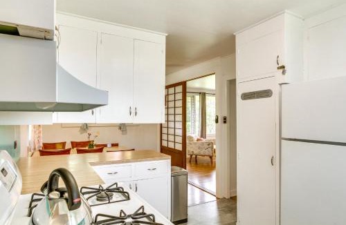 Hilo House | Charming Historic Hilo House – Minutes to Beach!
