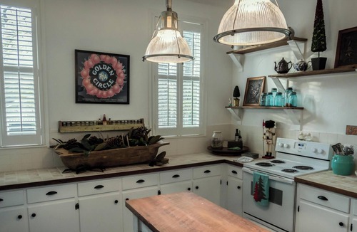 Fitzgerald House | Charming Historic Home in Downtown Fitzgerald - Fast WiFi, Comfortable Stay