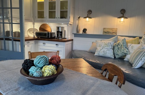 Saint Patrick Cottage | Charming Historic Ocean Front Cottage on the Bay of Fundy