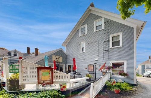 Boothbay Harbor House | Charming, historic cottage with modern upgrades - stroll to dining & attractions