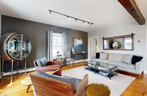 Boothbay Harbor House | Charming, historic cottage with modern upgrades - stroll to dining & attractions