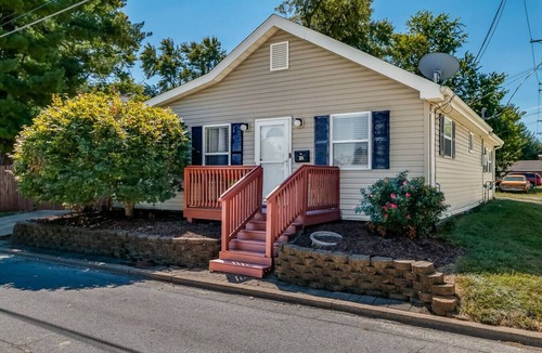 St. Charles House | Charming Historic Retreat in Old Town St. Charles