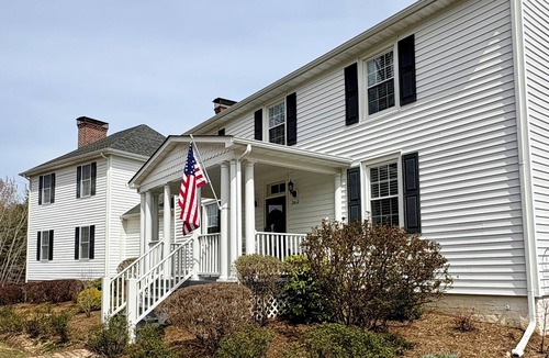Andersonville House | Charming historical home in the countryside of Dillwyn, near Farmville