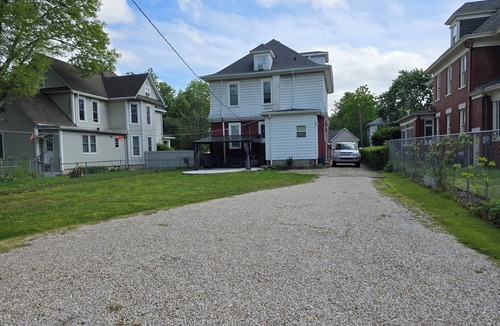 Terre Haute House | Charming historical 4 bd & 3 full ba home in Terre Haute with WiFi, AC & parking
