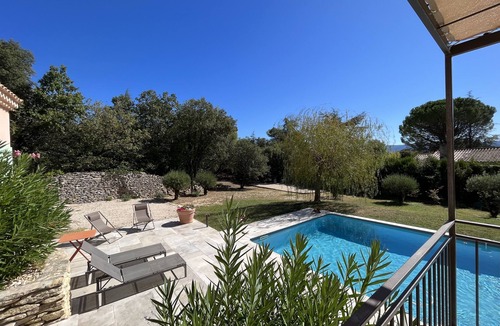 Cabrieres-d'Avignon Cabin | Charming house in Cabrieres