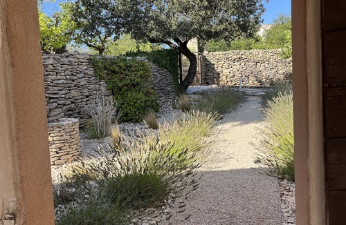 Cabrieres-d'Avignon Cabin | Charming house in Cabrieres