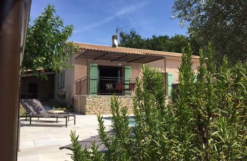 Cabrieres-d'Avignon Cabin | Charming house in Cabrieres