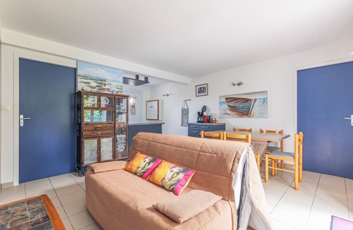 Le Chateau-d'Oleron House | Charming House with Shared Pool, Private Terrace and Garden
