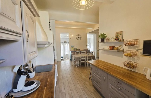 Saint-Mandrier-sur-Mer House | Charming house, 150 m from the sea, swimming pool, air conditioning, Wi-Fi