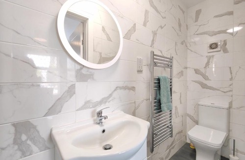 Hazel Grove Apartment | Charming Holiday Studio in Hazel Grove - Self Catering Apartment 2