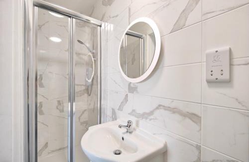 Hazel Grove Apartment | Charming Holiday Studio in Hazel Grove - Self Catering Apartment 2