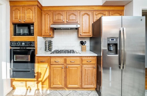 Van Nuys House | Charming Hollywood Oasis
