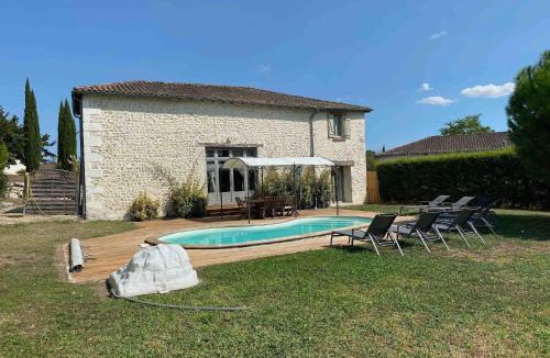 Chalais House | Charming Home in Dordogne near Vineyards