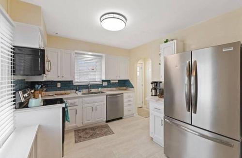 Speedway House | Charming Home in Speedway. King Beds. Pet Friendly!