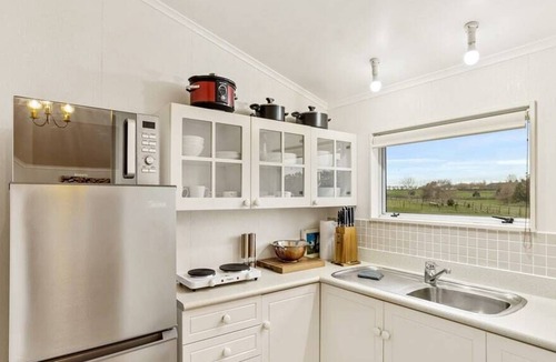 Karaka House | Charming Home in Tranquil Rural Karaka