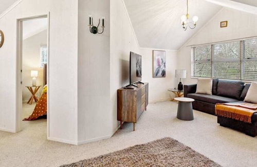 Karaka House | Charming Home in Tranquil Rural Karaka