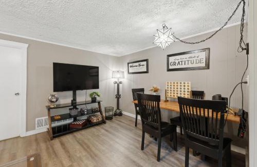 Uniontown House | Charming Home Minutes from Portage Lakes