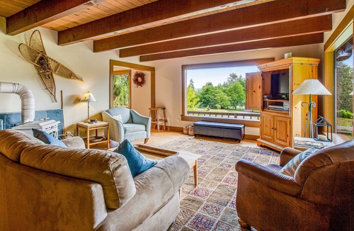 Langley House | Charming home on 2.58 acres near Langley with ocean view, deck & wood stove